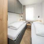 Hébergement de vacances Moezel - Tranquil Getaway For 4 *