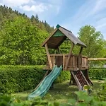 Hébergement de vacances Moezel - Tranquil Getaway For 4 Tandel