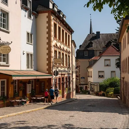 Moezel - Tranquil Getaway For 4