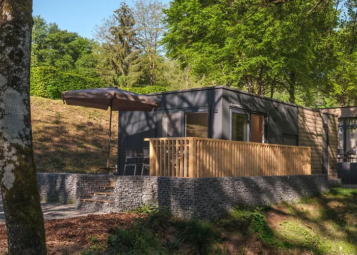 Moezel - Tranquil Getaway For 4